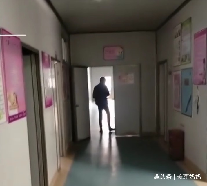 二胎|念经爸爸火了,产房外不停唠叨“生女孩”,场面让人哭笑不得