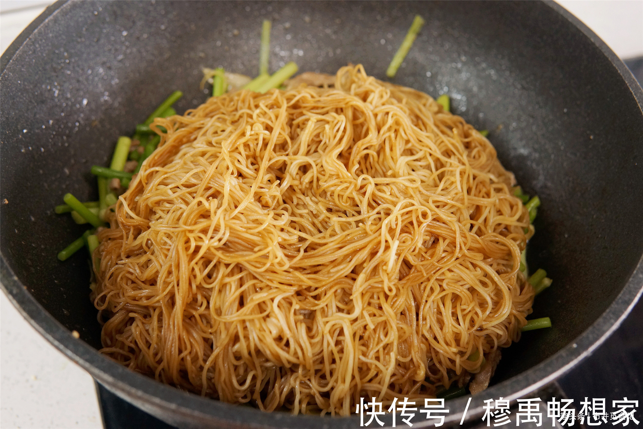 卤面|原来蒸卤面这么简单,学会这做法,卤面松软好吃,中午饭不发愁了