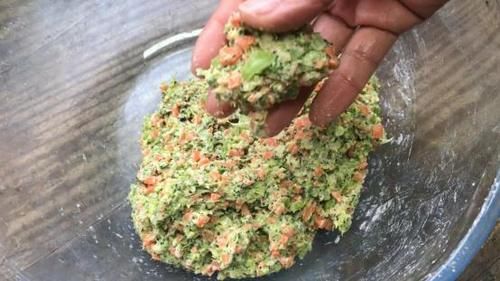 西兰花这样做太香了，不用炒不凉拌，我家一周吃6次，给肉都不换