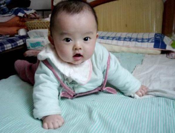 丈夫|三个月孩子长尾巴,家人带孩子去医院,医生检查后,母亲提出离婚