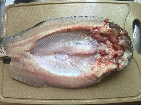 炸酥鱼|炸酥鱼别再用淀粉和面粉了,用它裹浆,酥鱼外酥里内,很好吃