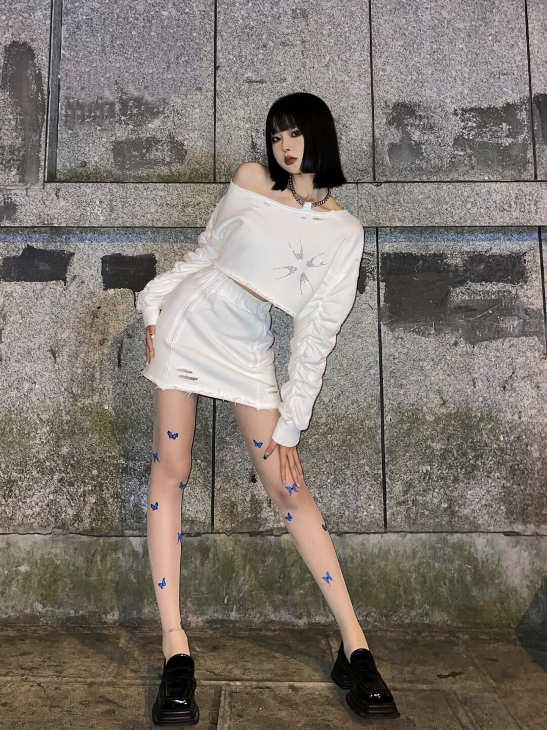 街拍 白色套装辣妹街拍, 酷飒霸气又甜美, 谁看了不心动