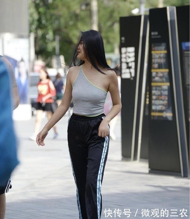 颜色 打底裤尽显甜美风格,充满女性魅力风情,突出高雅风格!