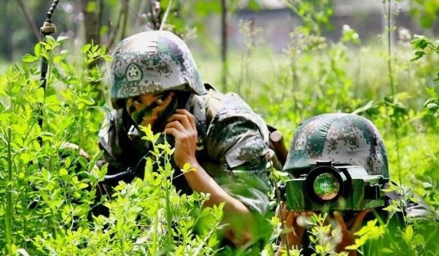 军区|对越自卫反击战之前，他是一名人民教师，战争结束后他成军区司令