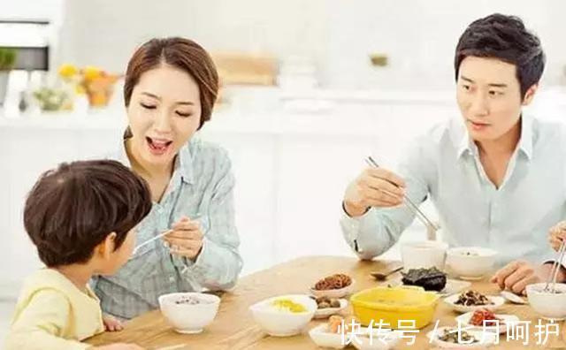 爷爷|孩子有没有教养,从吃饭就可以看出来,餐桌上的礼仪,越早教越好