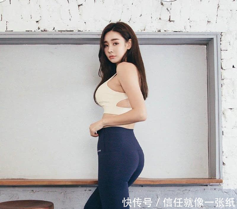 清纯小姐姐黑色紧身裤, 时尚的穿衣搭配, 尽显时尚青春!