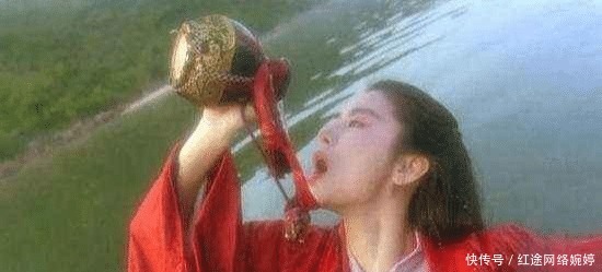 金庸|三个版本的东方不败,一个最令金庸满意,一个差点让金庸翻脸