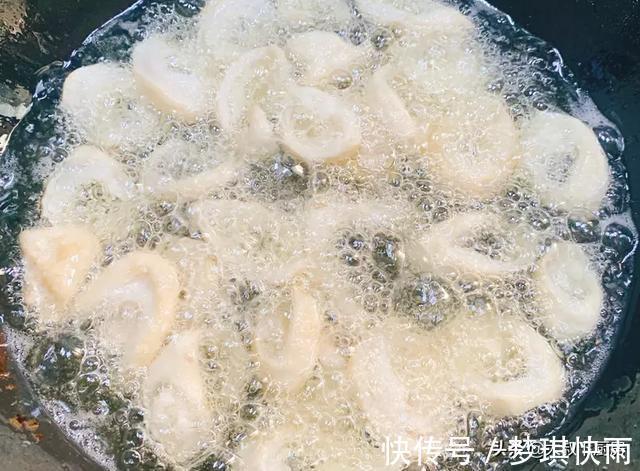 四季豆|夏季没胃口?大叔教你干锅肥肠,香辣味美,简单易学,非常下饭