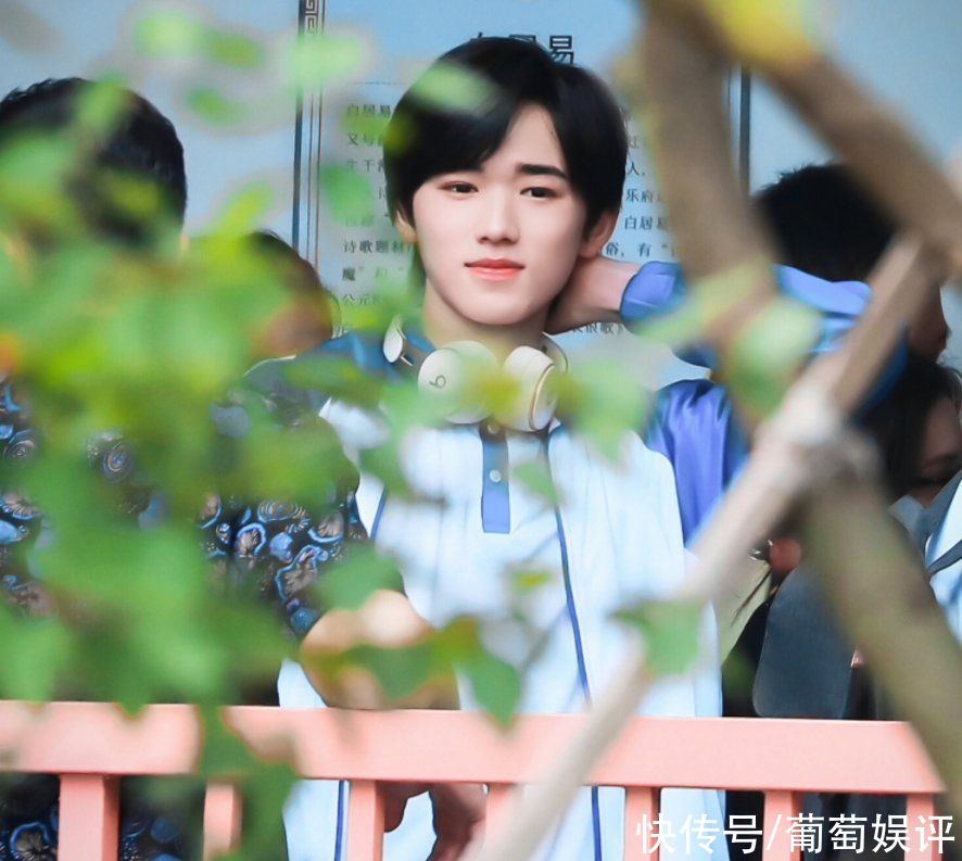 路透|《萌探》最新路透，以為宋亞軒夠養眼，卻被穿校服的劉耀文帥迷糊