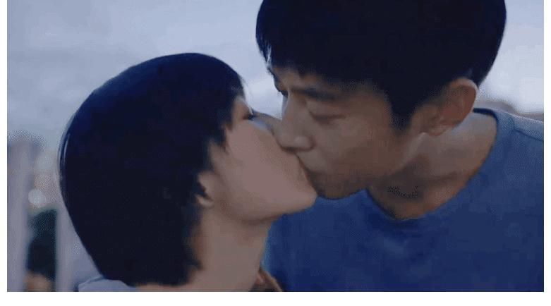 荧幕初吻|张子枫荧幕初吻献给梁靖康，黄磊见后要打他，彭昱畅的反应成亮点