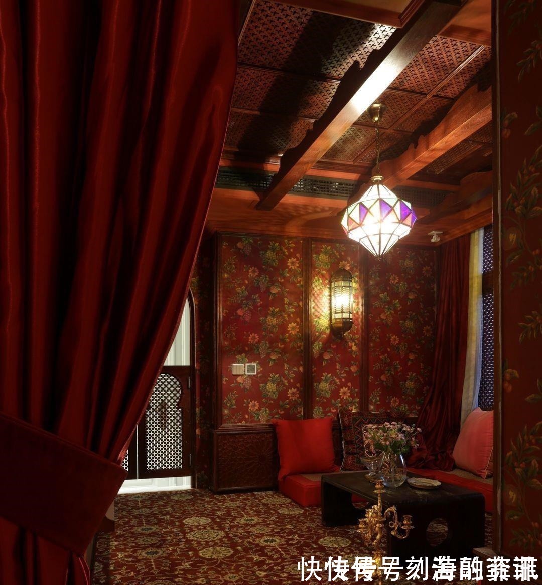 审美|大胆运用色彩的家居空间，每一个房间都独具特色，审美真是独特！