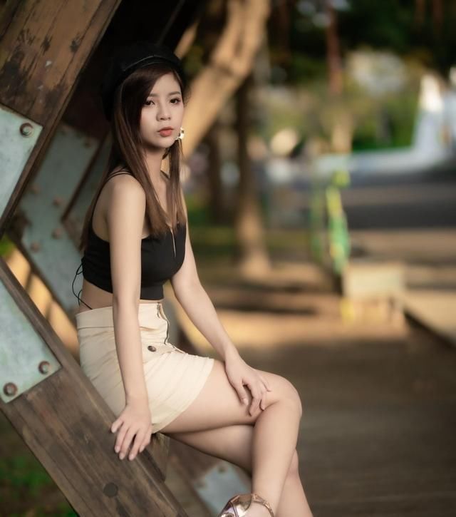 街拍穿着知性优雅的美女,清丽婉约,美得不可方物