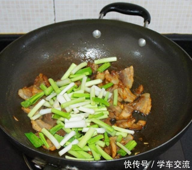 回锅肉，肥而不腻，特别下饭，步骤详细，值得收藏