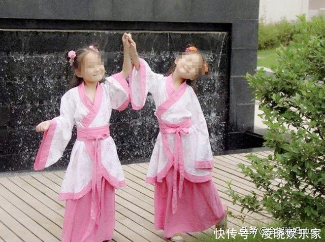 汉服当校服,学生走“格格步”?大学教授痛批:荒唐!原因有三