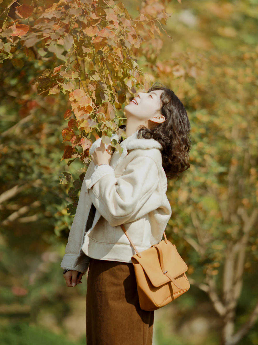 羊羔毛|冬天怕冷的博主都穿羊羔毛外套,时髦保暖有气质