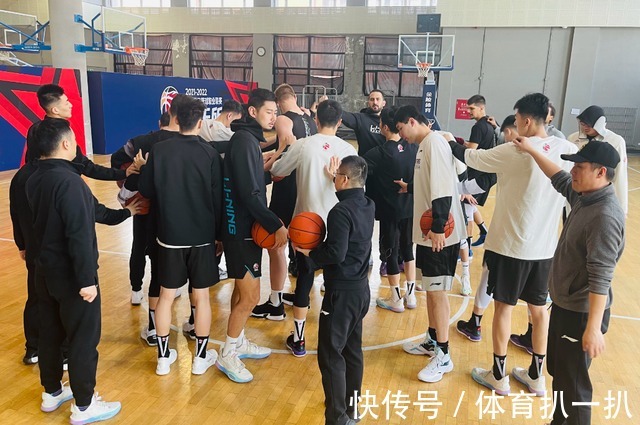 北控|正式与北控男篮会合!救火外援携手马布里,能否解决最后难题