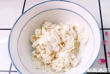 好吃|2块钱一斤,入馅做饺子特鲜,咬一口满嘴汁,比芹菜黄瓜馅好吃