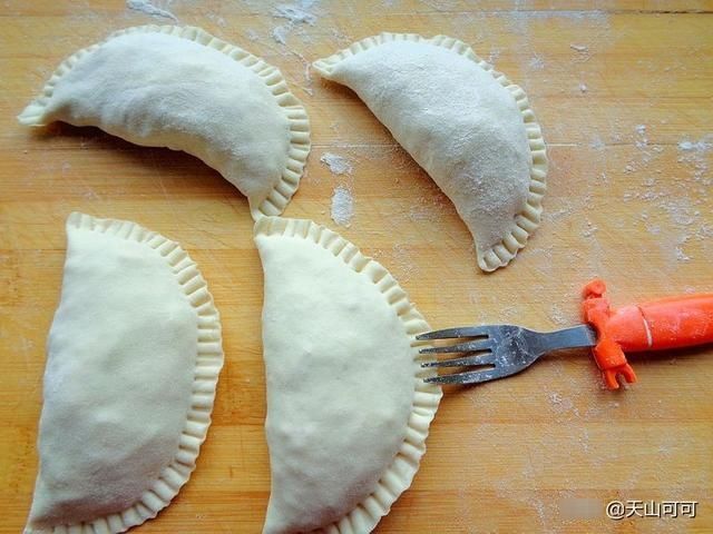 皮薄馅香白萝卜肉盒子,鲜美又多汁,凉了都软和,一家老小都可吃