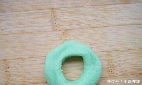 婆婆|婆婆做的这个创意早餐,全家上下抢着吃,孩子一下吃了十几个!