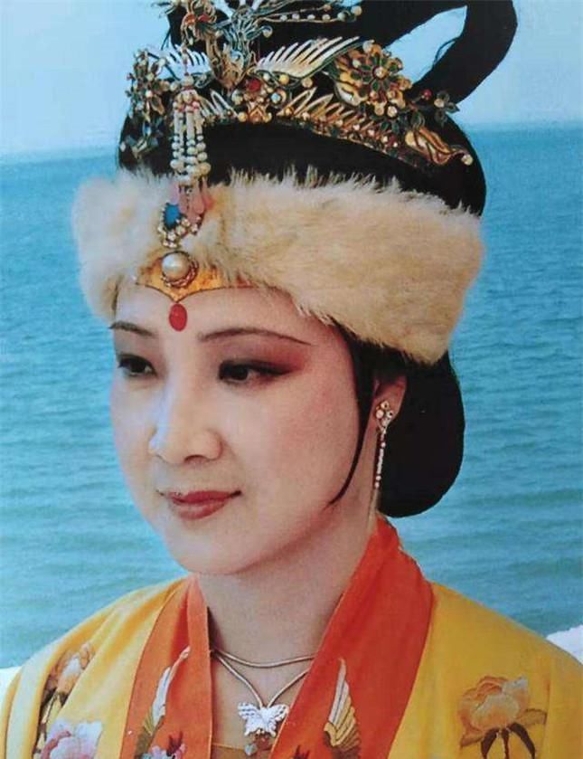 恨之入骨|红楼梦:黛玉直到临死前才看清贾母的真面目,不禁对其恨之入骨