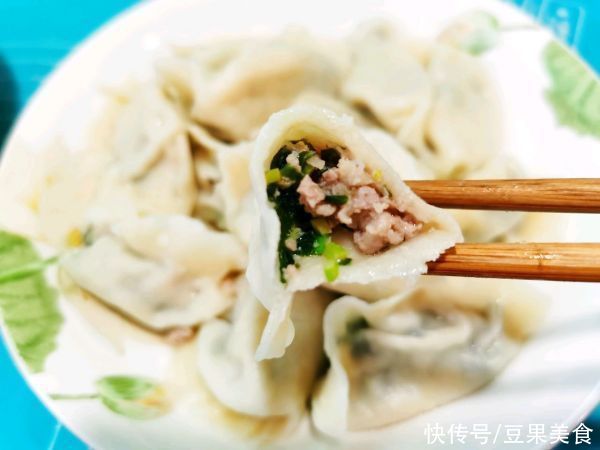 冬瓜裙带菜饺子|学会鲜掉眉毛的猪肉冬瓜裙带菜饺子,早餐不用愁