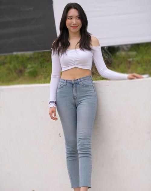 牛仔裤|身材太好,牛仔裤穿出瑜伽裤的感觉,太美了!