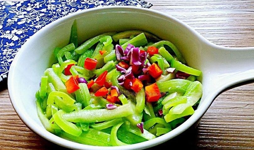 绿豆|小暑过后该吃它了!维C含量是绿豆的3倍,10秒做出一盘减脂菜