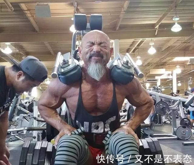 龟派气功|54岁老头迷恋“七龙珠”,为练成龟仙人,每天吃1脸盆鸡蛋