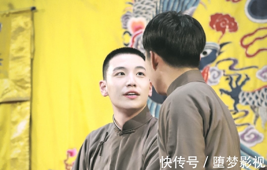 九龙|游戏黑洞张九龄:喝水喝出鼻涕泡,九龙温柔帮忙拧瓶盖