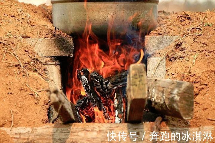 户外自驾露营，如何优雅地生火做饭？