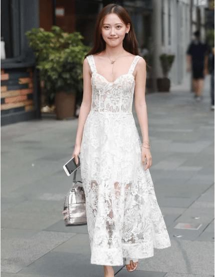 穿搭 美女穿搭:雕刻出来的裙子, 不长也不短, 尽显女人魅力