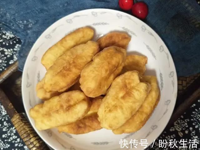 油条怎么做才酥脆?教你一个小诀窍,做出来的油条又香又脆
