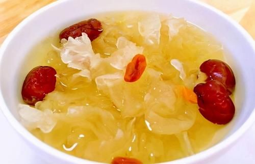 营养|夏天就要来这么一碗，清新柠檬银耳汤，冰冰凉凉，好喝还营养