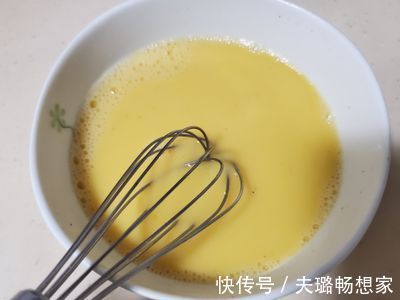 懒人版|早餐经常来不及做教你懒人版胡萝卜鸡蛋饼做法，营养丰富还美味