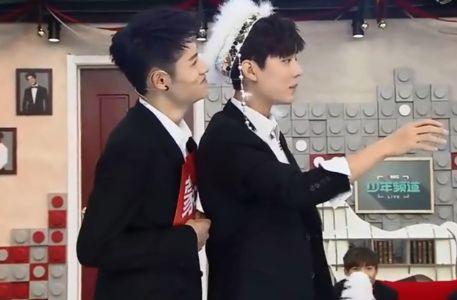 肖战早就是“游戏大魔王”录节目智商爆表，做游戏反应超快