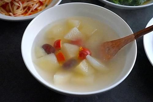 婆婆|婆婆做的午餐在朋友圈走红，4菜1汤，这卖相和搭配，真是赞