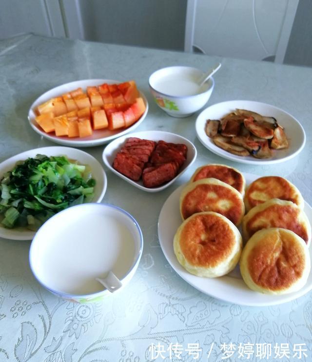 不用|国家允许摆地摊,流动商贩再也不用提心吊胆了,亲友劝我去卖早餐