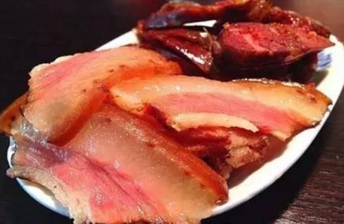 腌制|腌腊肉时，只加盐是不行的，有了这两味料，腊肉才咸香入味更好吃