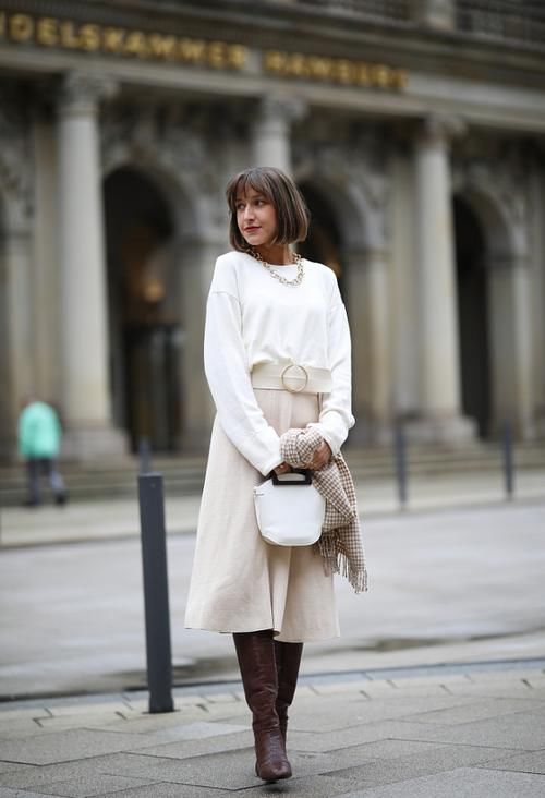 春日王炸CP：毛衣＋半裙，不挑年龄又时髦，这么穿太有气质了