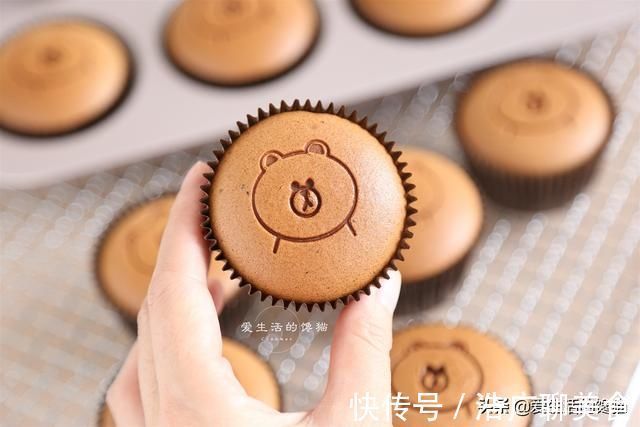 可可杯子蛋糕的做法，不裂不塌，注意这几点，小白也一次成功