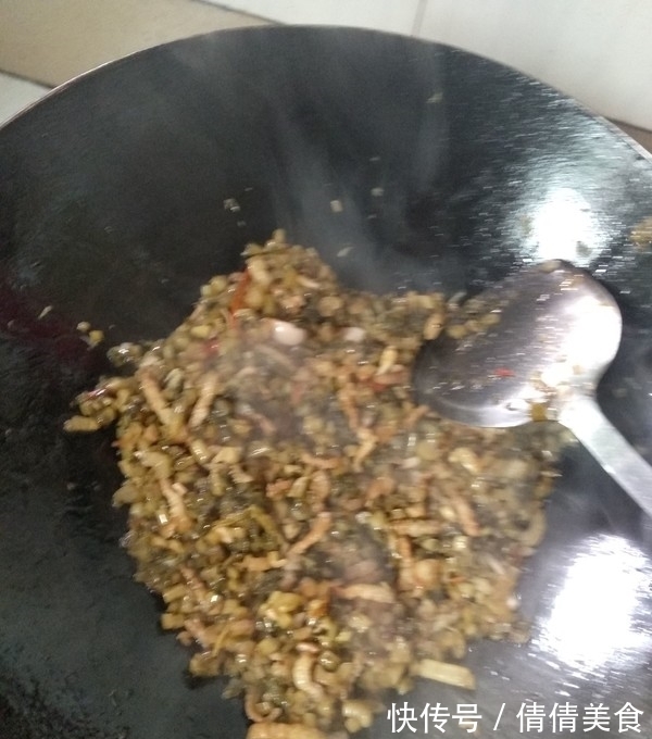 大厨手把手教你这道菜的方法,香气四溢看得人直流口水!特别棒