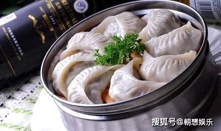 蒸饺子|蒸饺子时，很多人方法错了，难怪饺子干又硬，不会就学着