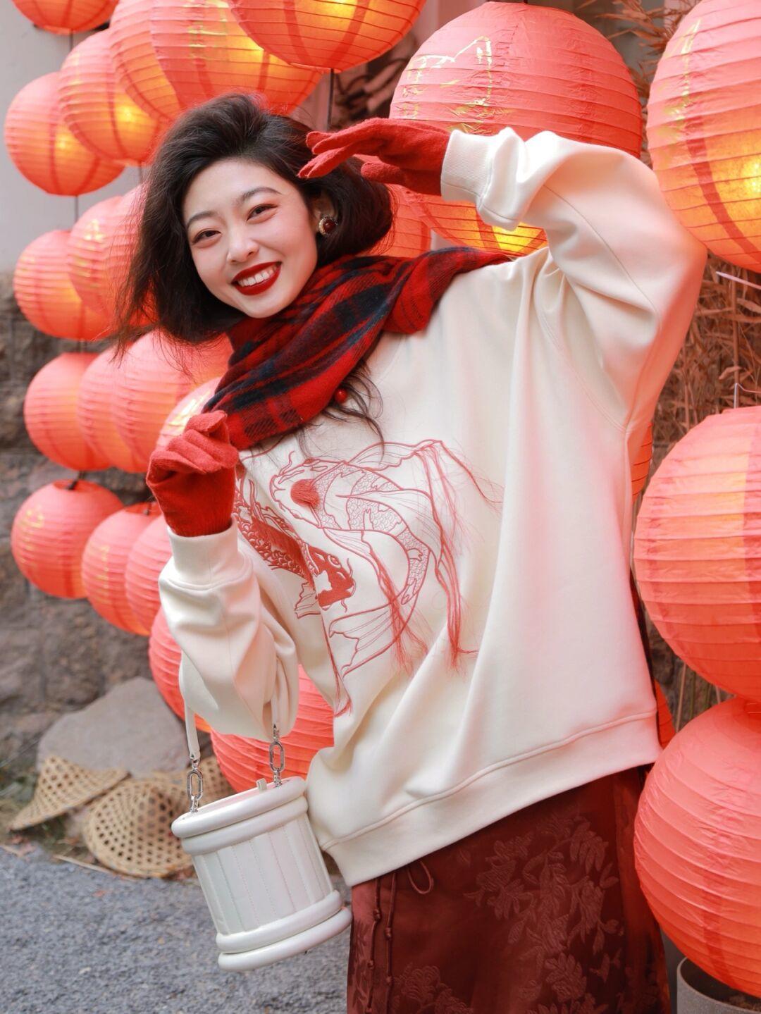 新年 这些才是“卫衣”的正确打开方式,简约宽松又有气质,时髦百搭