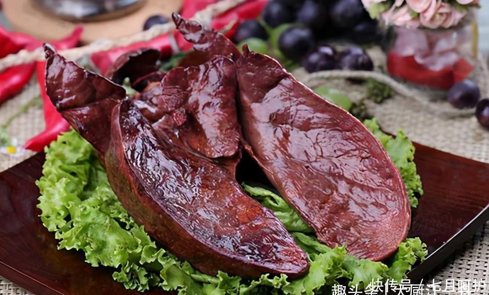 糊弄|买猪肉,留意这2个问题肉,肉摊老板一看就是懂行人,不敢糊弄你