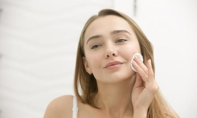 皮肤|用化妆棉会让皮肤变得更“薄”?