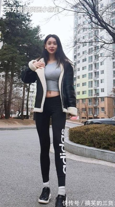 小姐姐|街拍青春时尚的小姐姐,穿搭运动裤,尽显动感魅力