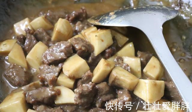 下饭|蒜香酱牛肉粒杏鲍菇，嚼劲十足，美味下饭！