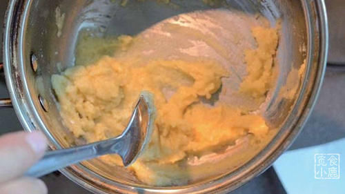 松软可口的蛋糕，您用心也能做好，软绵绵的口感，每一口都幸福