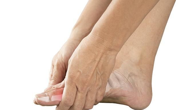 坏死|风湿科主任尿酸偏高的人,3种调味料不要碰,否则关节会坏死