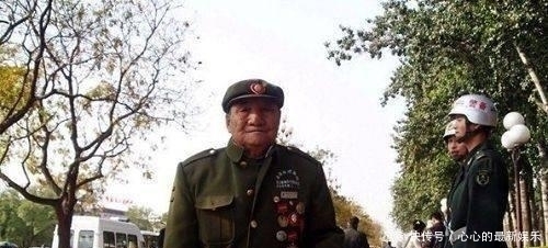 后改了名字生活四十年,只为做一个普通人